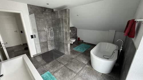 Bad DG - Mehrfamilienhaus, Wohnhaus mit 208,00 m&sup2; in VS-Schwenningen zum Kaufen