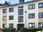 Hausansicht - Attraktive, frisch renovierte 2-Zimmer-Wohnung mit Südbalkon in bevorzugter Lage von Kassel-Süd