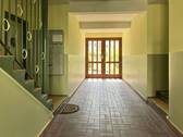 gepflegter Hausflur - 