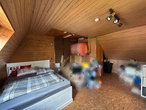 Spitzboden (1) - 