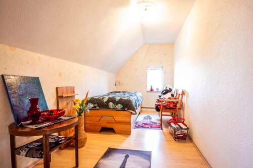 Schlafzimmer II OG - 