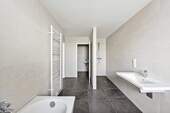 Badezimmer Blick auf separates WC WC - 