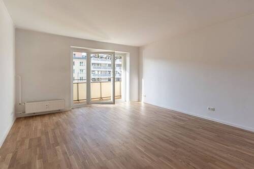 Heller Wohnbereich - Etagenwohnung mit 129,00 m&sup2; in München zur Miete