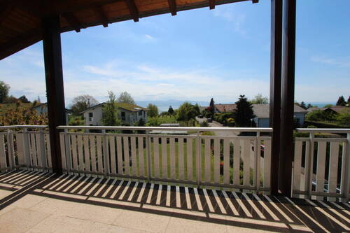 Überdachter Süd-West-Balkon - 4 Zimmer Etagenwohnung in Wasserburg (Bodensee)