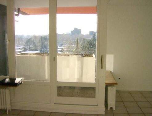 Sonnige 1,5 Zimmer mit Balkon - Etagenwohnung mit 42,00 m&sup2; in Bremen zum Kaufen