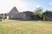 Hausrückansicht mit Garten - Einmalige Chance ! EFH auf attraktivem Grundstück sucht neuen Glanz