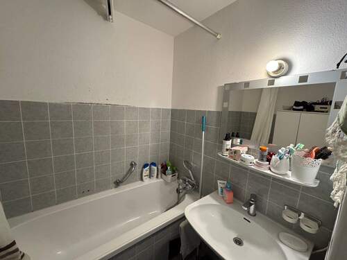 Blick ins Badezimmer - 