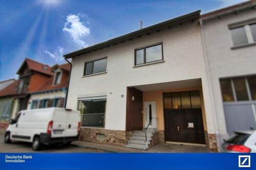 Das Haus in Walldorf - Mitten in Walldorf: Familienfreundliches Haus mit idyllischem Innenhof und Garten