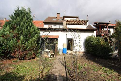 Das Haus vom Garten aus - 8 Zimmer Reihenmittelhaus in Walldorf