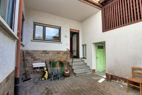 Im Innenhof - Reihenmittelhaus mit 239,60 m&sup2; in Walldorf zum Kaufen