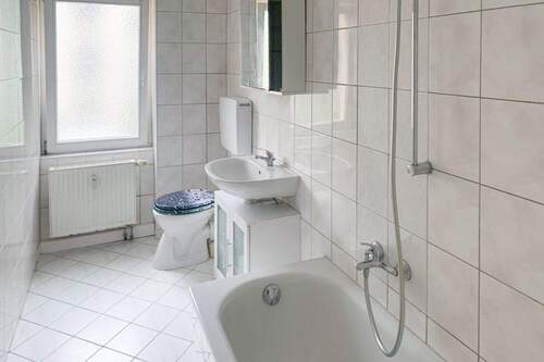 Beispiel Bad-WC - Mehrfamilienhaus, Wohnhaus in Baden-Baden zum Kaufen