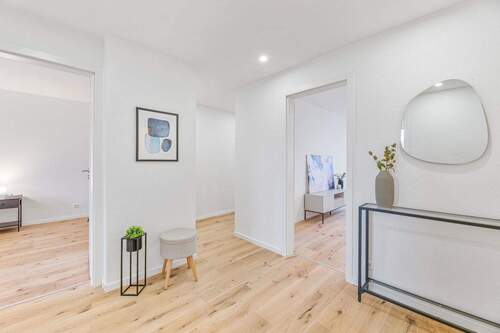 Eingangsbereich - 3 Zimmer Etagenwohnung zum Kaufen in Leonberg