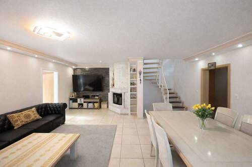 Wohnzimmer-Kamin - 7 Zimmer Doppelhaushälfte in Augsburg