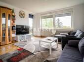 ... mit angrenzendem Balkon - 