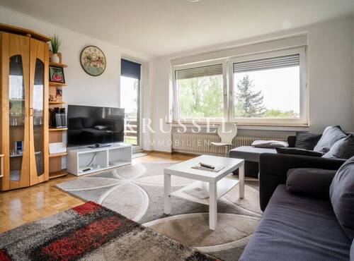 ... mit angrenzendem Balkon - 