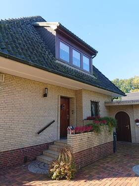 Hauseingang - Ein-Zweifamilienhaus in bevorzugter Lage in Itzehoe zu verkaufen