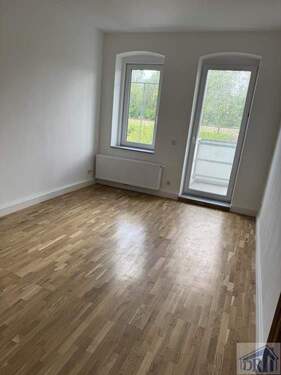 Wohnzimmer - Stilvolle 3-Raumwohnung in Zentrum nähe