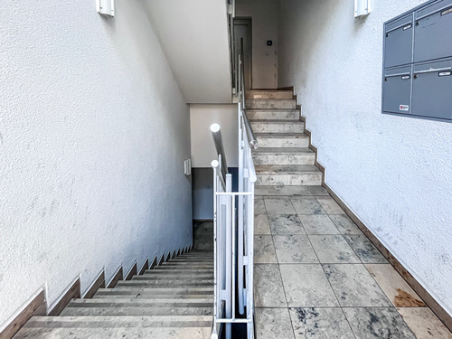 Treppenhaus - 2 Zimmer Einfamilienhaus zum Kaufen in Leipzig