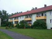Blick zur Wohnanlage - 3-Zimmer-Wohnung in Baiersdorf-HAGENAU mit EINBAUKÜCHE