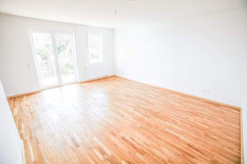 Wohnzimmer - 3 Zimmer Etagenwohnung zum Kaufen in Mainz