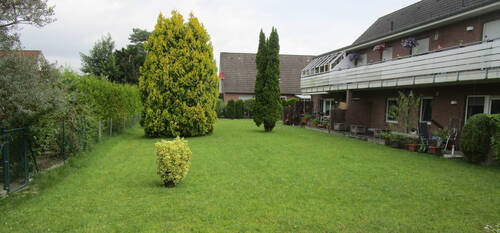 333. Gartenbereich des Mehrfamilienhauses..JPG - 