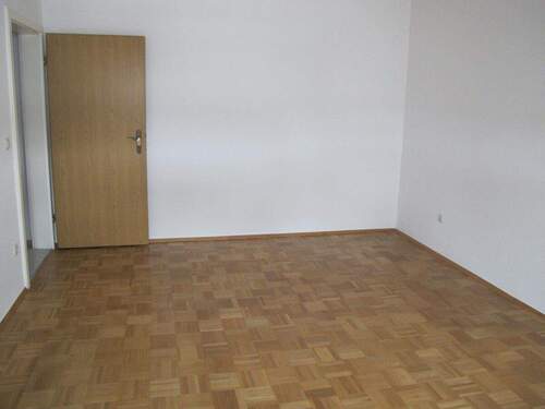 Wohnzimmer - Etagenwohnung mit 55,50 m&sup2; in Altötting zum Kaufen