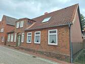 Außen Front 2 - 8 Zimmer Einfamilienhaus in Meldorf