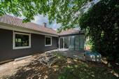 Garten mit Blick auf Terrasse - 