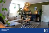Wohnzimmer - Renoviertes 3-Familienhaus mit Blick ins Naturschutzgebiet - bereits in Eigentum aufgeteilt