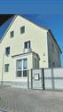 Ansicht mit Tor.jpg - 5 Zimmer Mehrfamilienhaus, Wohnhaus zum Kaufen in Kleinostheim