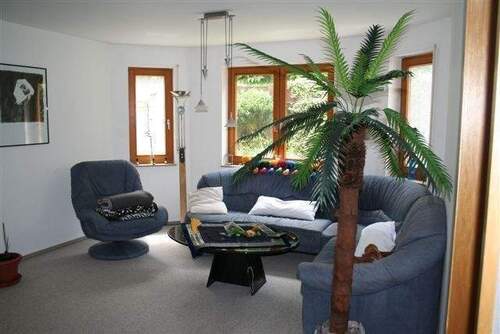 Wohnzimmer - Helle 2-Zimmer-Untergeschoss-Wohnung in guter Wohnlage