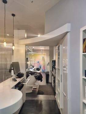 Blick vom Eingangsbereich - 