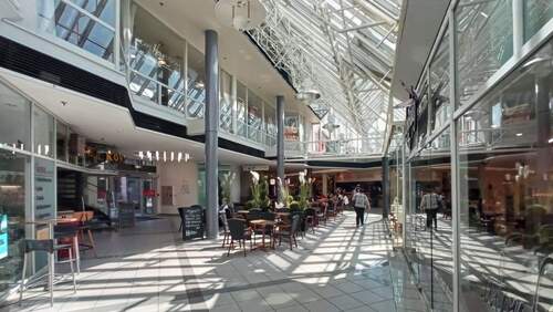 Gastronomiebereich und Tegut, nach der Mieteinheit - 