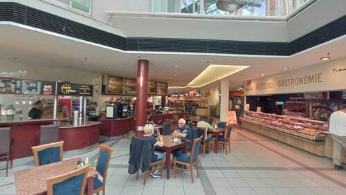 Blick Richtung 2. Centereingang, Gastronomie und Teegut - 