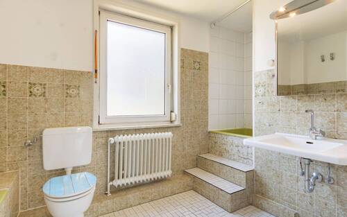 Das Vollbad im Obergeschoss - 
