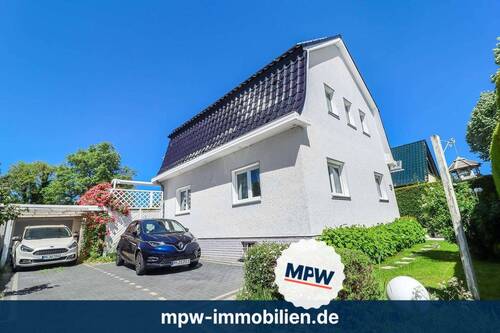 Außenansicht - Einfamilienhaus in begehrter Lage von Teltow: Garten, Wintergarten & umfangreichen Modernisierungen