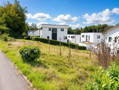 Grundstück links - (KI generiert) - 