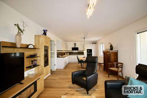 Wohnzimmer - 4 Zimmer Etagenwohnung in Dresden