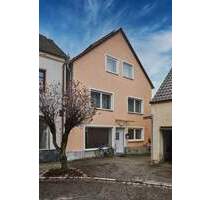 Projekt mit Zukunft: Renovierungsbedürftiges Wohnhaus mit ca. 222 m² Wohnfläche und Garten - Geiselhöring