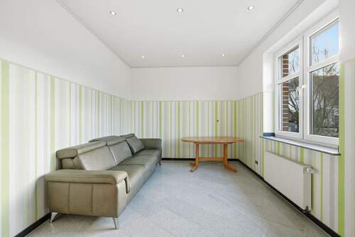 Schlafzimmer/Büro im EG - 