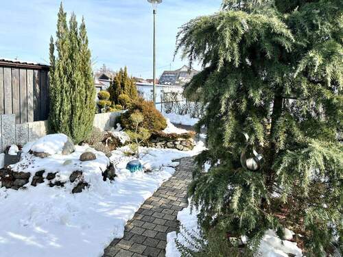 Vorgarten - 5 Zimmer Reihenmittelhaus in Pfaffenhofen an der Roth