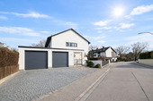 Außenansicht mit Doppelgarage - 7 Zimmer Mehrfamilienhaus, Wohnhaus zum Kaufen in Dachau