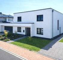 Neuwertiges Ein- bis Zwei-Familienhaus in sonniger Feldrandlage mit traumhaftem Ausblick - Niedenstein Wichdorf