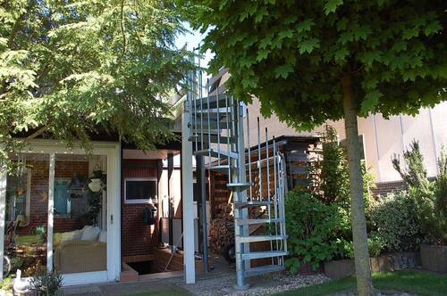EFH: HR/Wintergarten und Wendeltreppe zur Dachterr - 