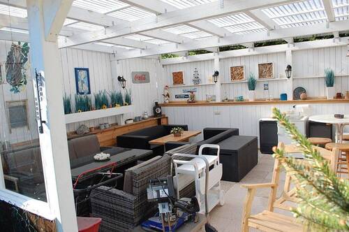 EFH: offenes Gartenhaus (Innenansicht) - 