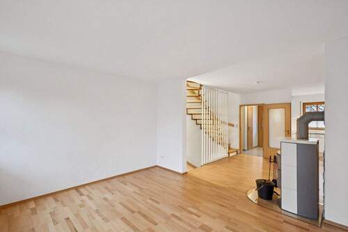 Wohnzimmer EG mit Kamin - 