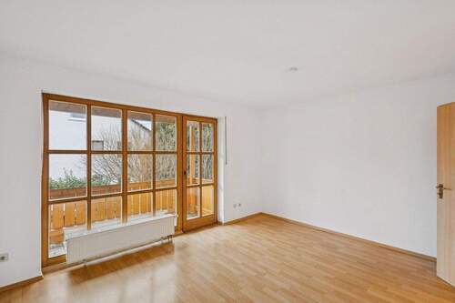 Zimmer 1. OG mit Balkon - 