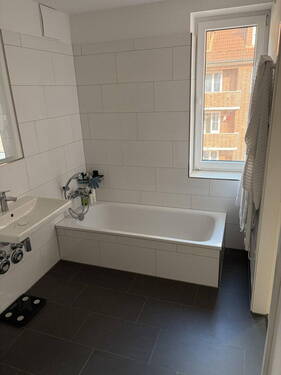 Bad-en-Suite zu Zimmer 1 - Etagenwohnung mit 128,00 m&sup2; in Hamburg zum Kaufen