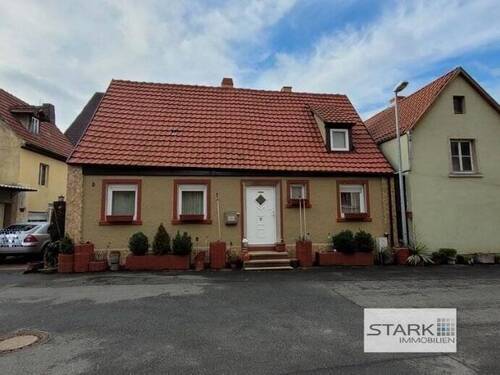 Front - Einfamilienhaus mit 100,00 m² in Bütthard zum Kaufen