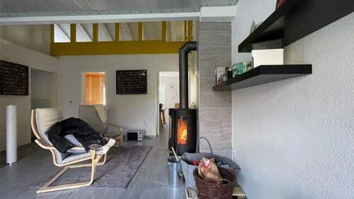 Wohnzimmer mit Kamin - 